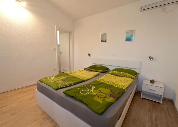 Feriehus Luka Mit Pool- Gelegen In By Interhome *