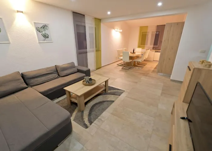 Luka Mit Pool- Gelegen In By Interhome *