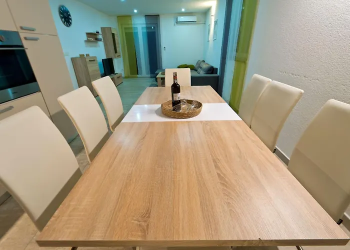 Feriehus Luka Mit Pool- Gelegen In By Interhome *