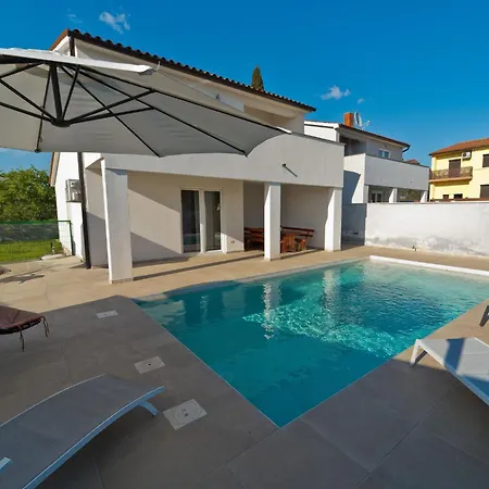 Holiday home Luka Mit Pool- Gelegen In By Interhome *