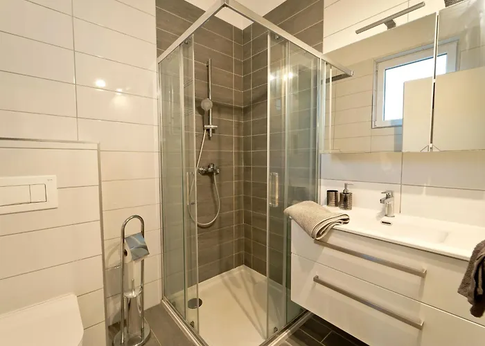 Luka Mit Pool- Gelegen In By Interhome 펜션 *