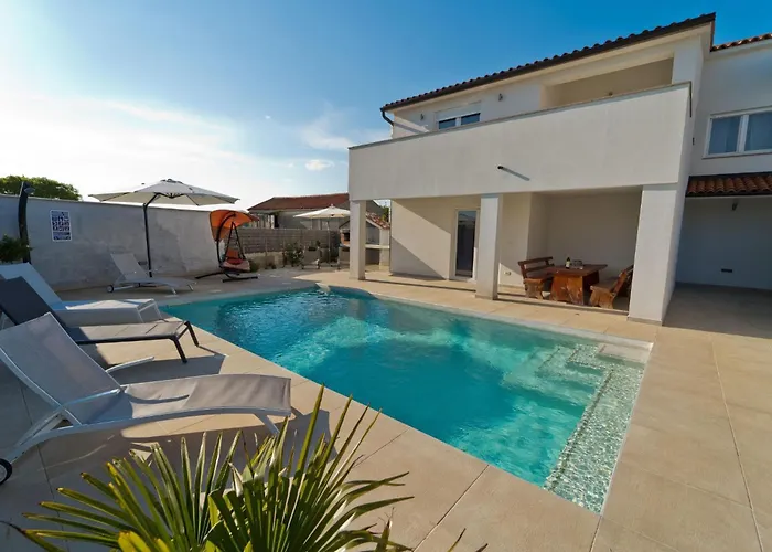 Luka Mit Pool- Gelegen In By Interhome *